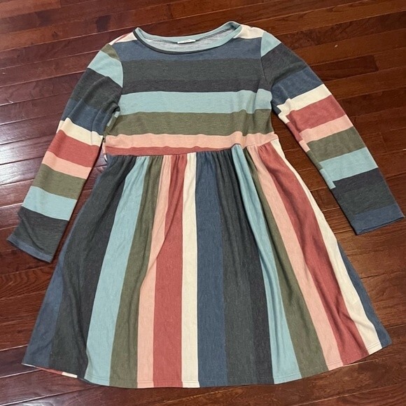 Long sleeve soft beautiful colors striped knit dress with pockets size medium - Picture 2 of 5